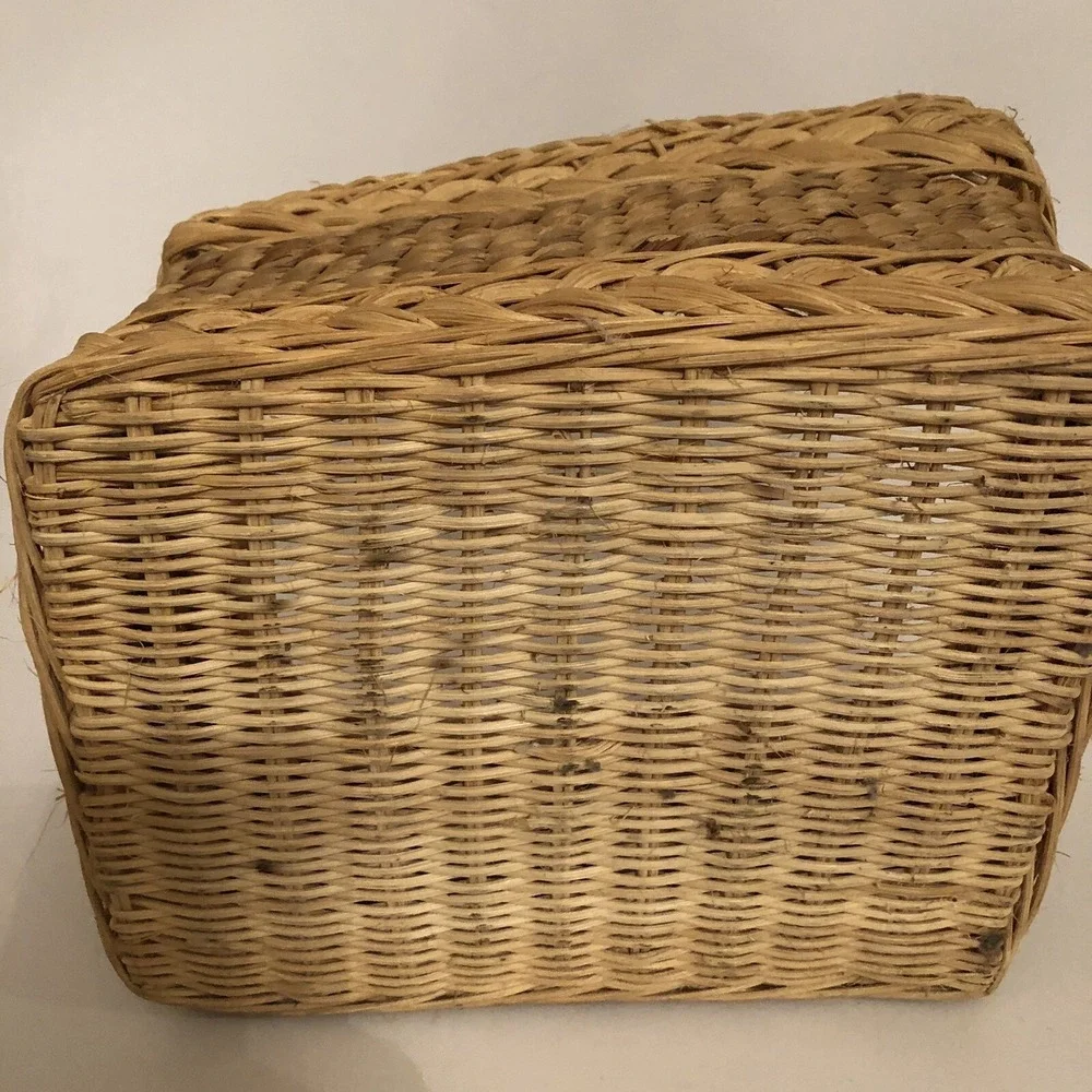 Primitive Woven Wicker Basket Handles 9x7x6 Farmhouse Cottagecore Decor GUC Smal